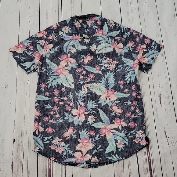 Cactus Floral  Print Button Down - Picture 6 of 8